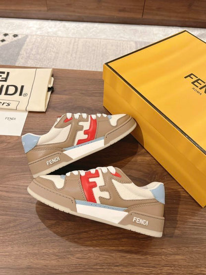 Match Sneakers aus Ecru-Leder mit roten Details