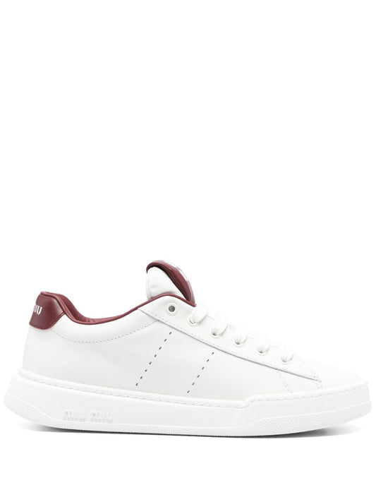 Leather sneakers in white/burgundy