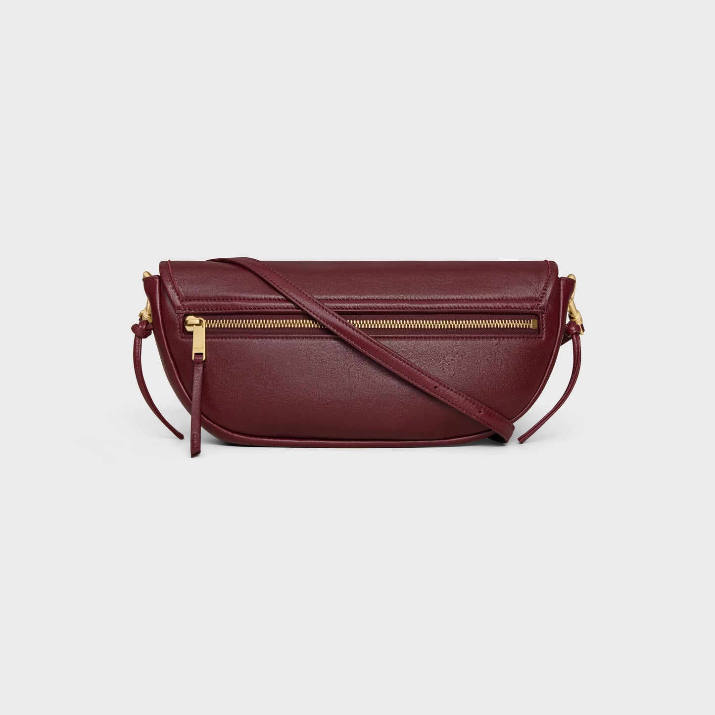 Kleine Halfmoon Soft Triomphe Tasche aus weichem glänzendem Lammleder in Syrah