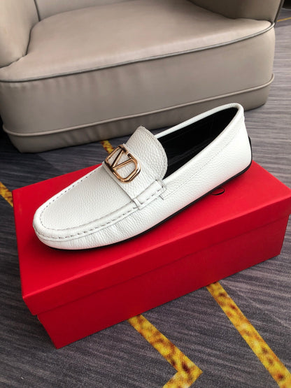 VLogo Signature Driving Shoes in white leather