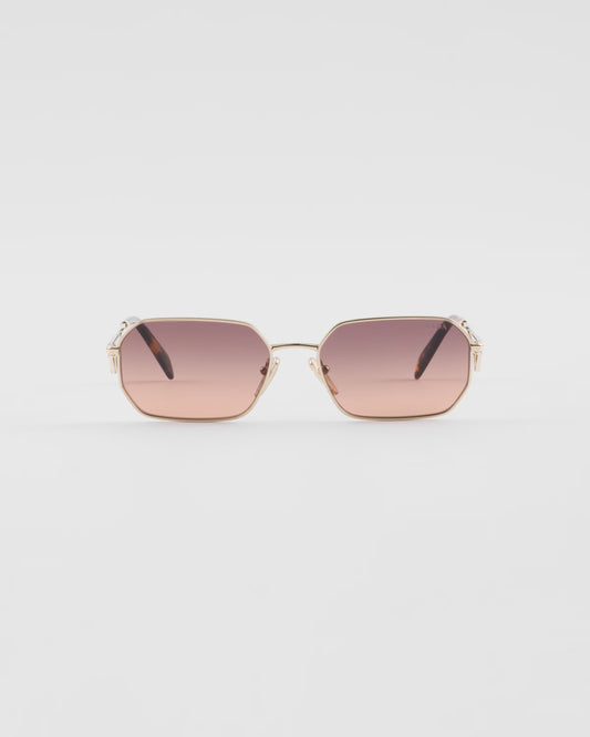 Sunglasses with triangle logo and caramel gradient lenses