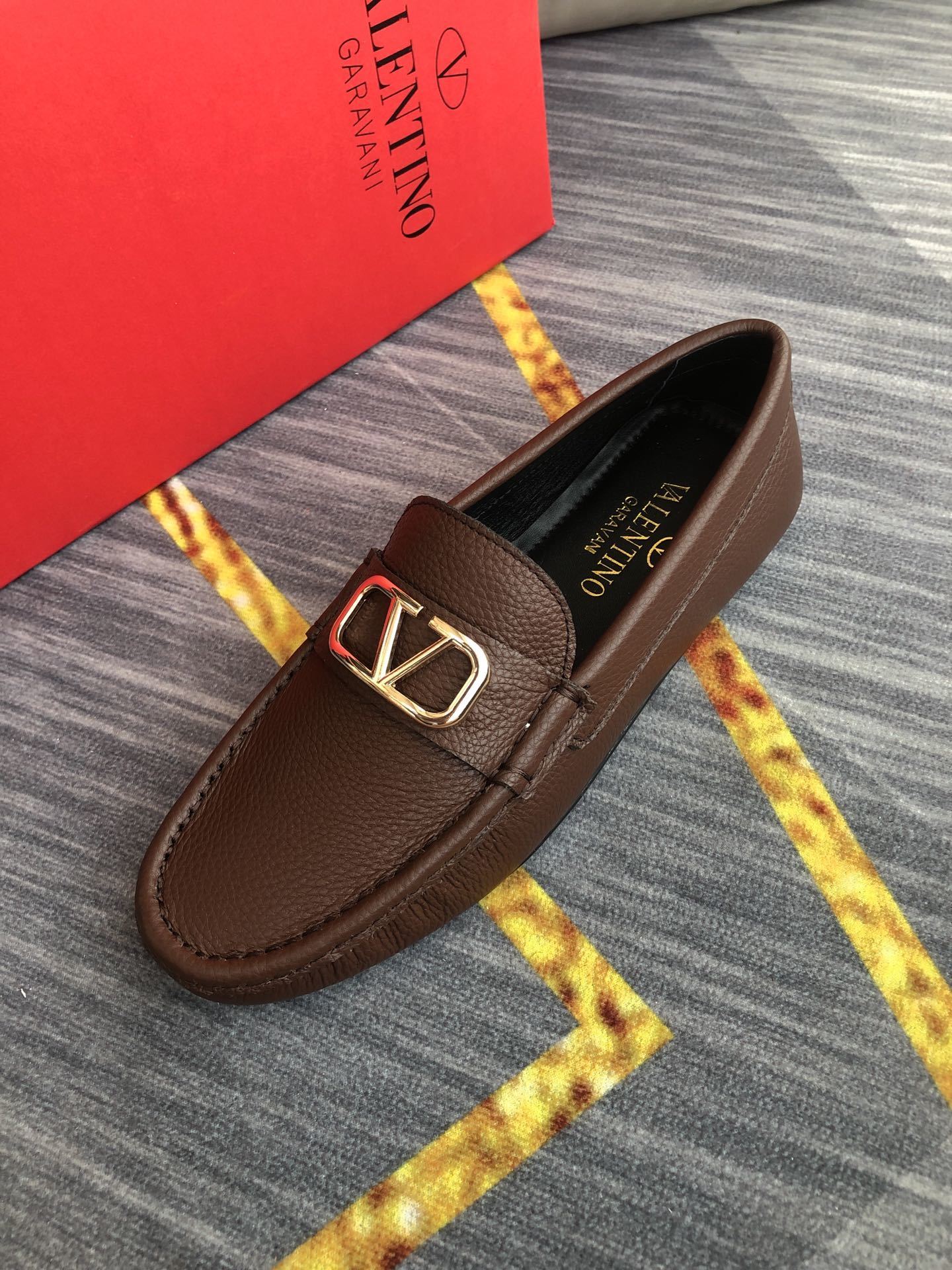 VLogo Signature Driving Shoes in brown leather