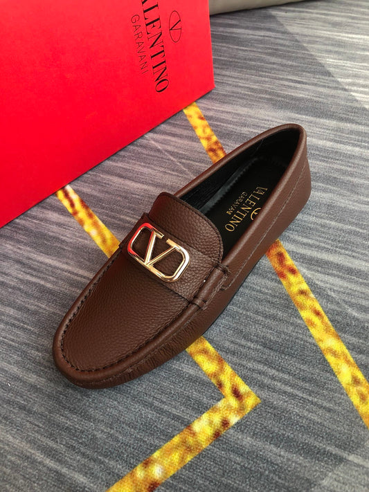 VLogo Signature Driving Shoes in brown leather