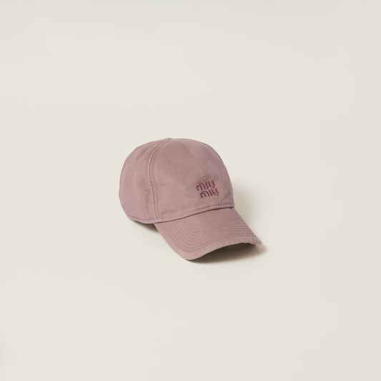Baseball cap made of raspberry drill fabric