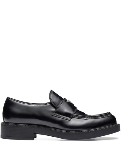 Brushed leather slippers in black