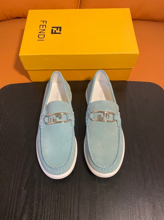 Moccasins with closure made of mint green suede