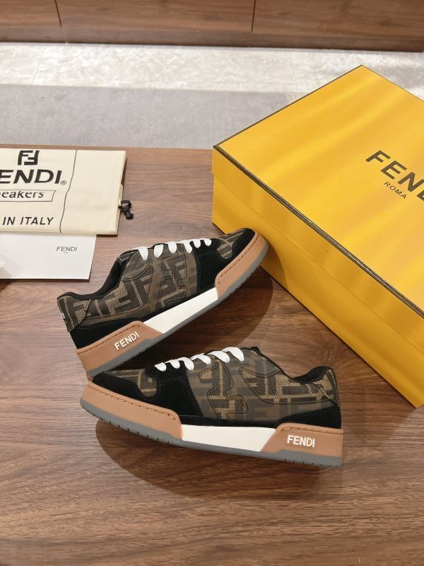 Match Sneakers aus braunem FF Jacquard-Suede