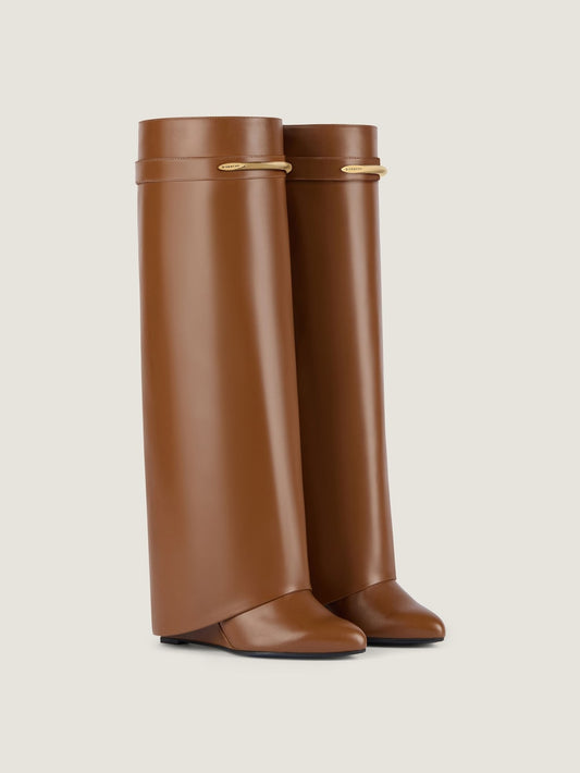 Shark boots in chestnut brown leather