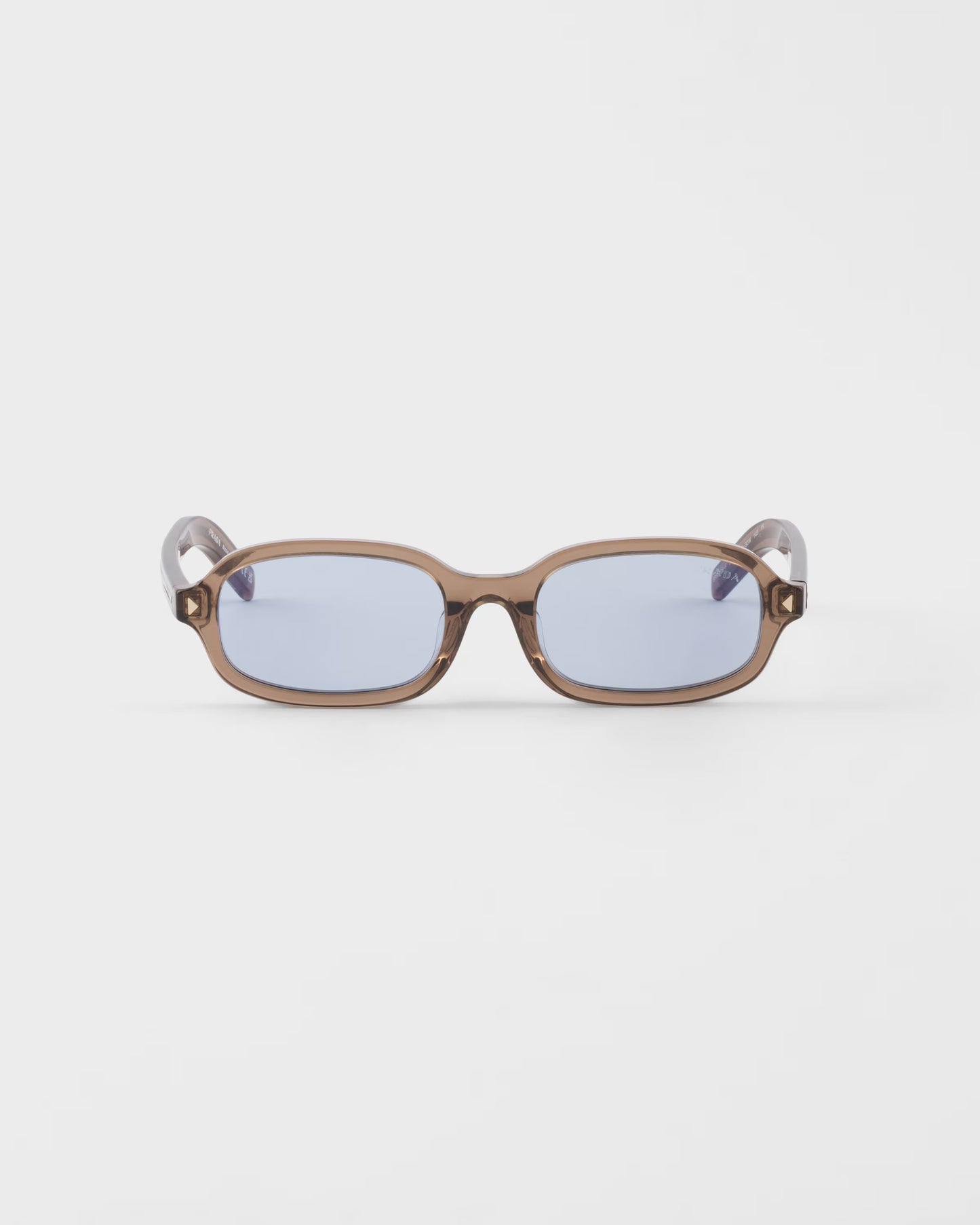 Sunglasses with iconic metal plaque and Crystal Ultraviolet lenses