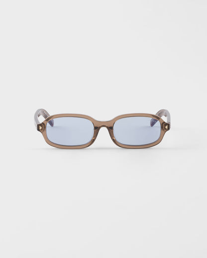Sunglasses with iconic metal plaque and Crystal Ultraviolet lenses