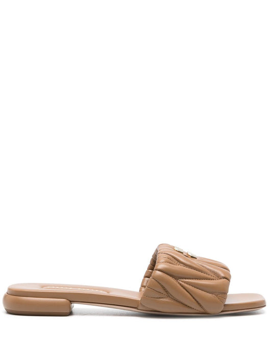 Matelassé slides with logo 10 mm in beige