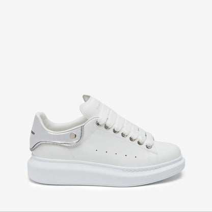 Oversized in white silver