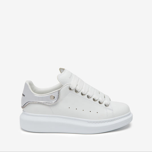Oversized in white silver
