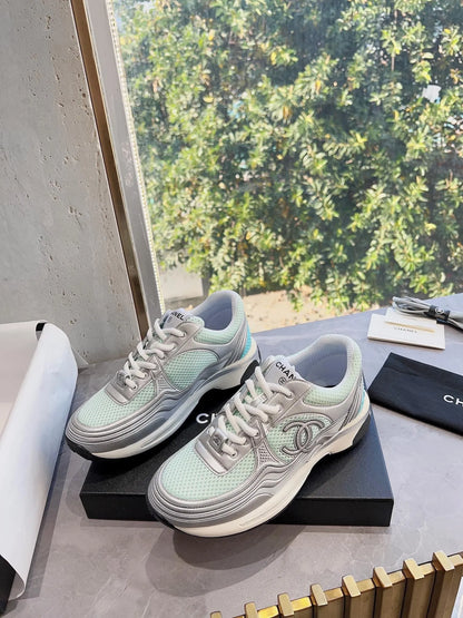 Sneaker aus Netz-Wildleder in Mint