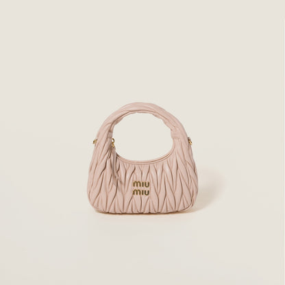 Hobo bag Wander small made of matelassed nappa leather in powder pink