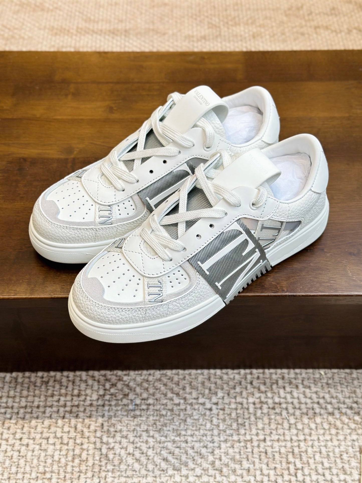 VL7N Sneakers aus Leder Weiß/Grau