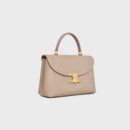 Mittlere Nino Tasche aus weichem genarbtem Kalbsleder in Safari