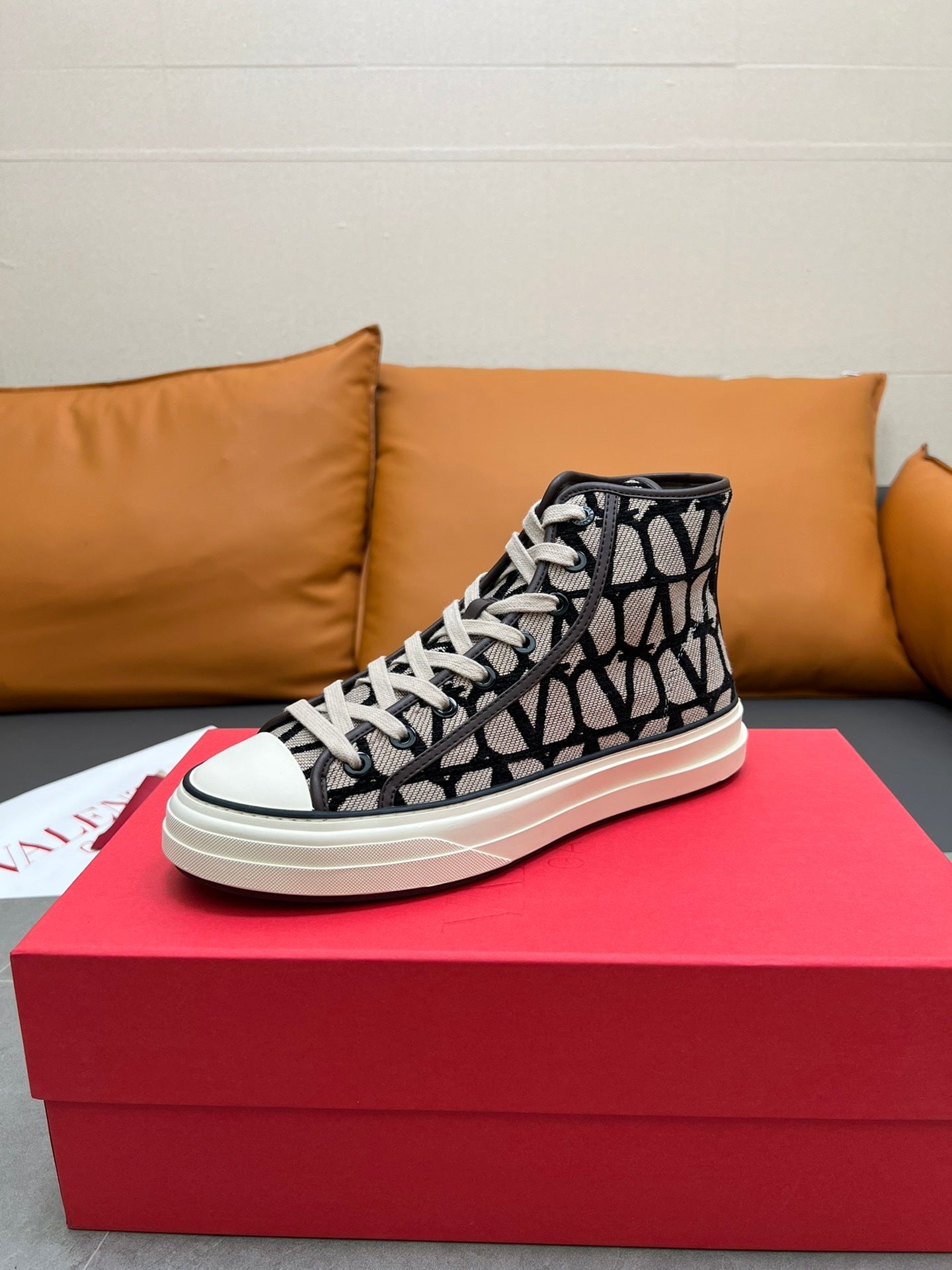 Toile Iconographe Totaloop High-Top-Sneakers Beige/Schwarz