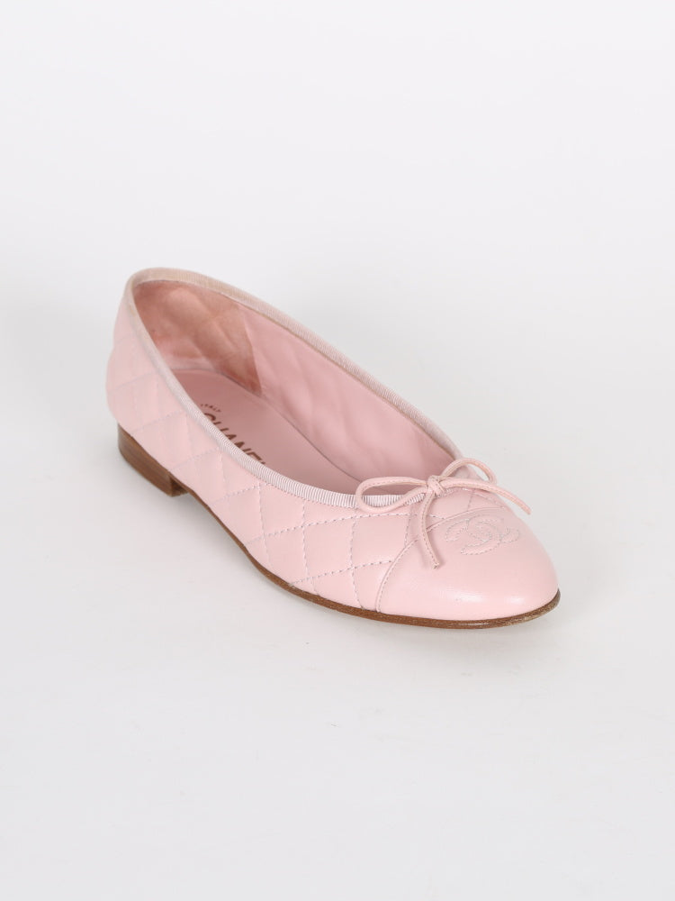 Rosa Ballerinas aus gestepptem Lammleder