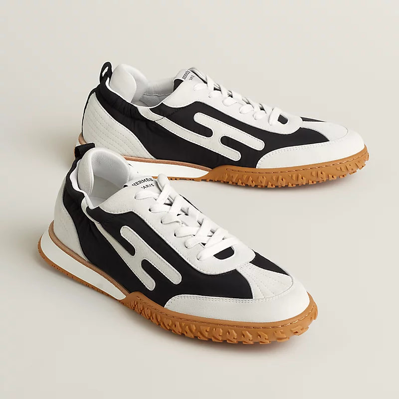 Jet Sneakers Black / White