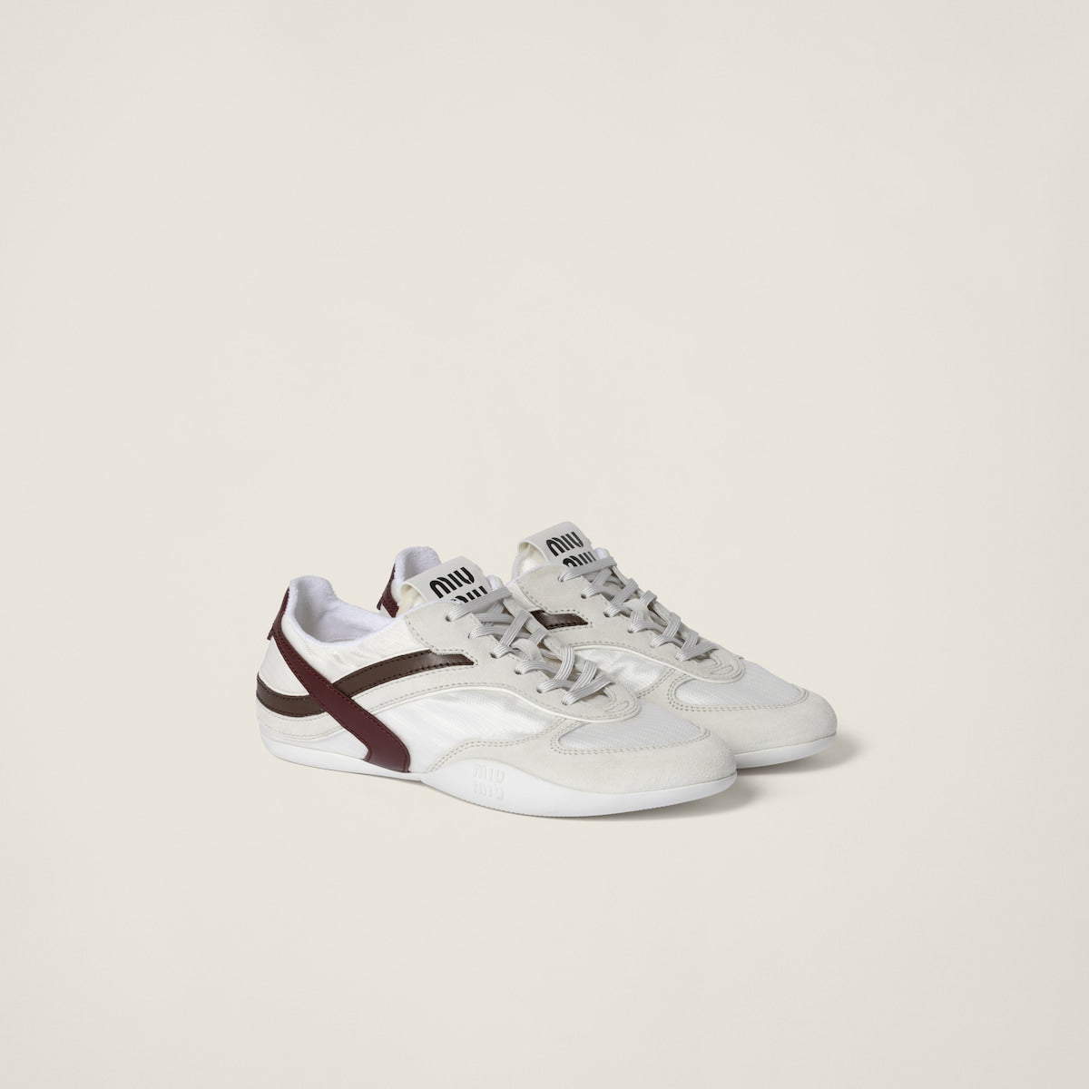 Sneakers Gymnasium aus technischem Stoff und Wildleder in Weiß/Amaranth