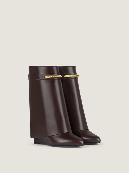 Shark leather ankle boots in ebony brown