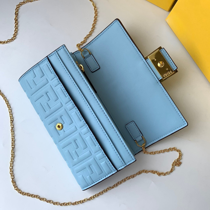 Blau Zucca Geprägte Leder Wallet on Chain Hellblau