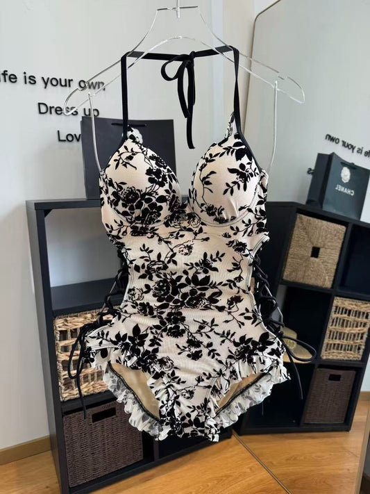Floraler Badeanzug mit seitlichen Bändern Beige