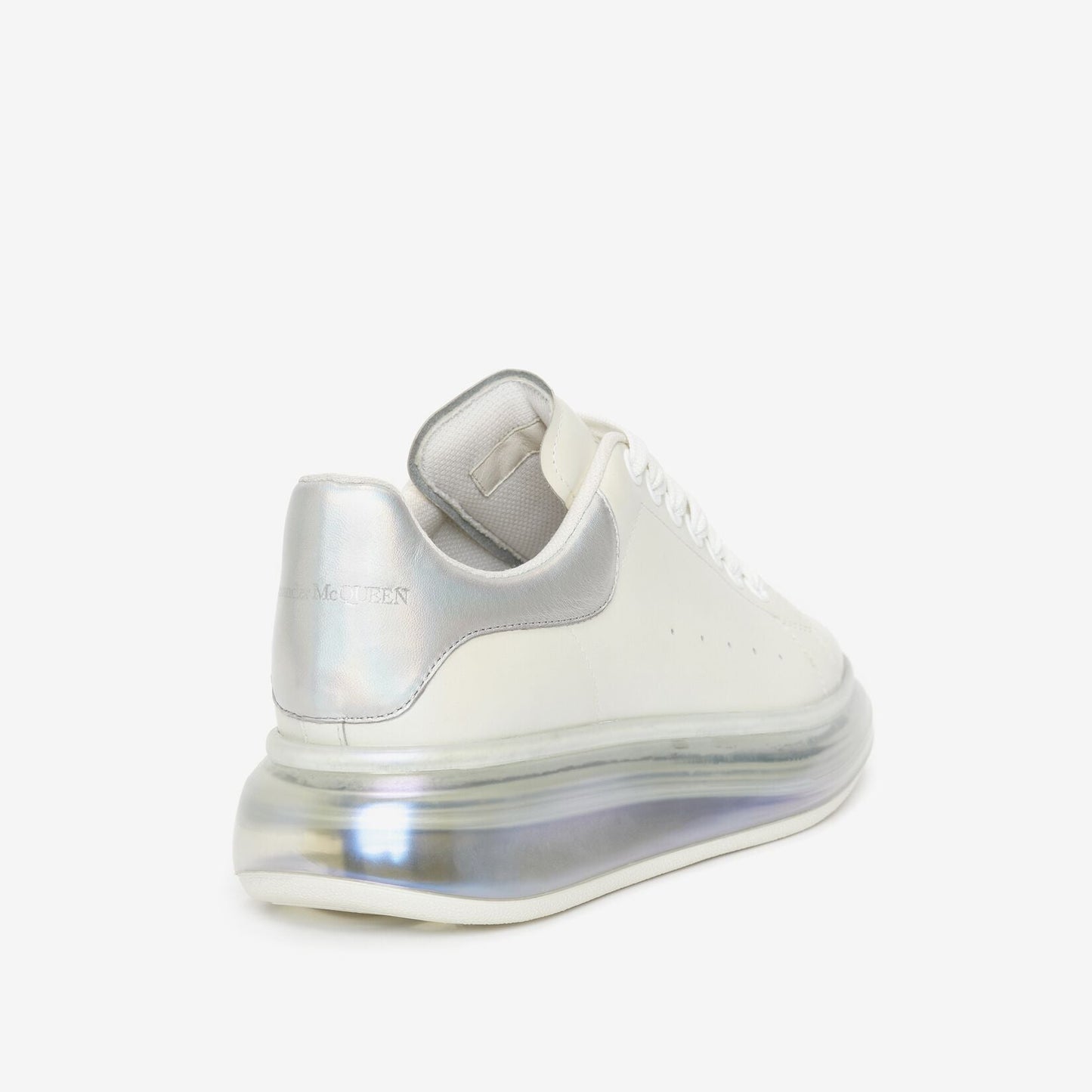 Oversized in silver white gum