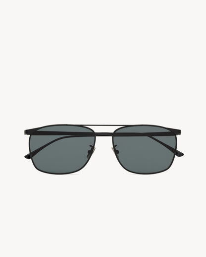 Square sunglasses with black metal frame for men