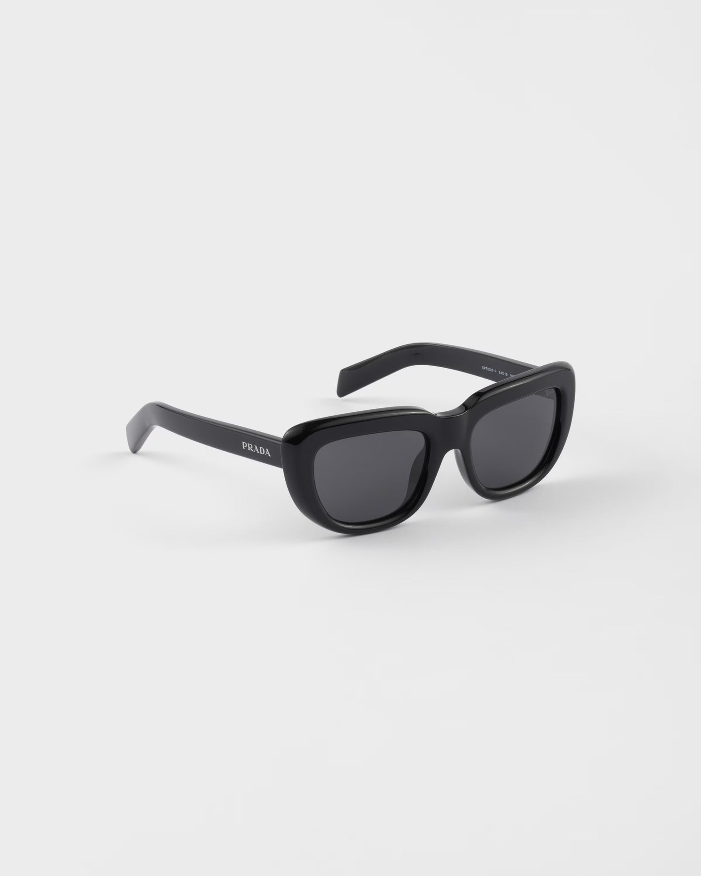 Rechteckige Sonnenbrille aus schwarzem Acetat mit schieferfarbenen Gläsern