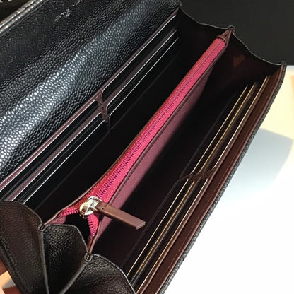 Classic folding wallet made of black quilted leather