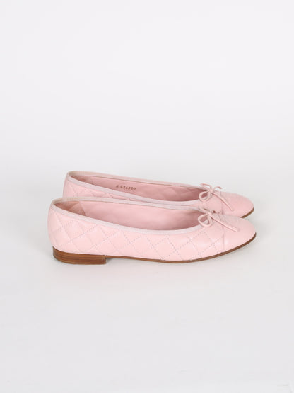 Rosa Ballerinas aus gestepptem Lammleder