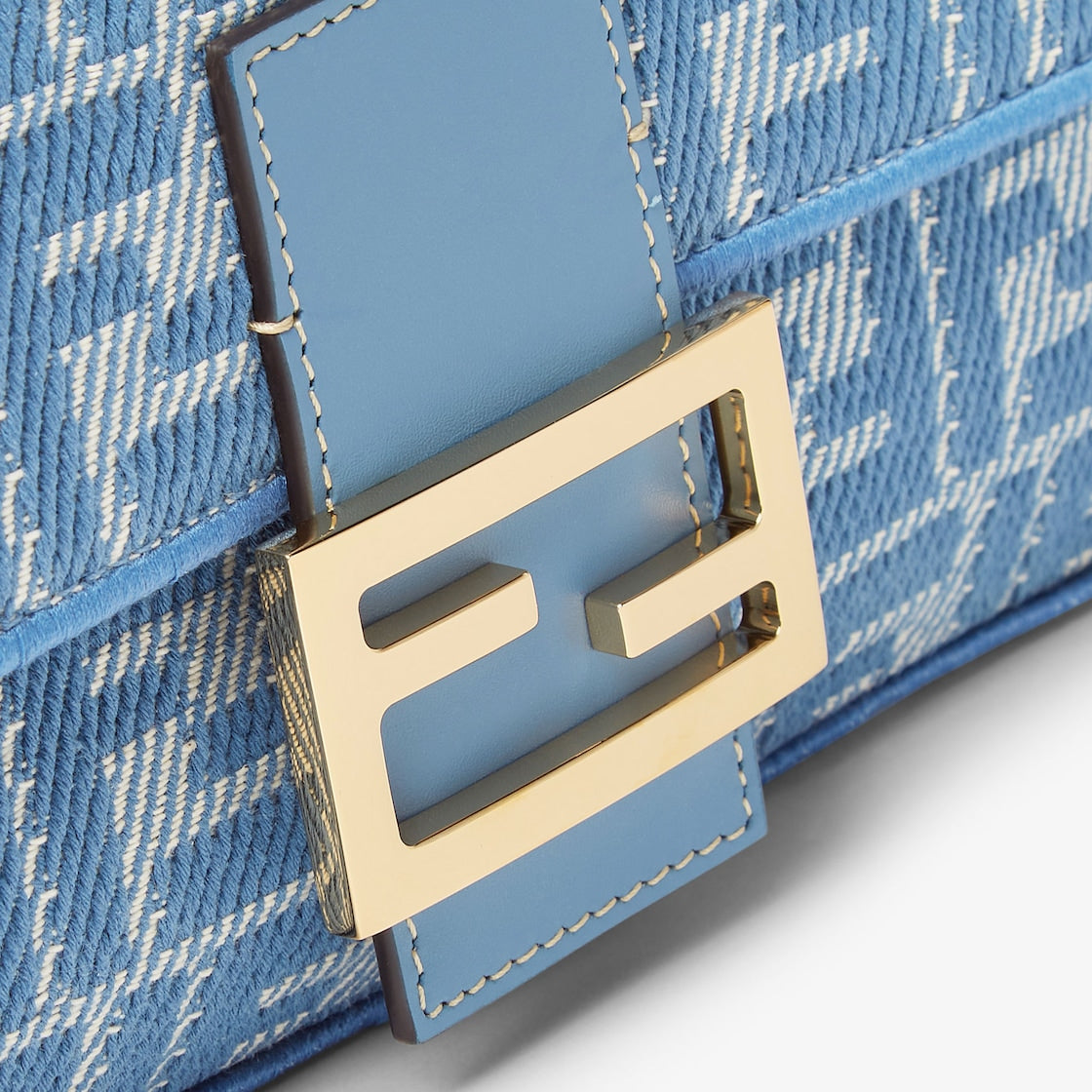 Mittelgroß FF-Jacquard-Tasche in Denim-Optik