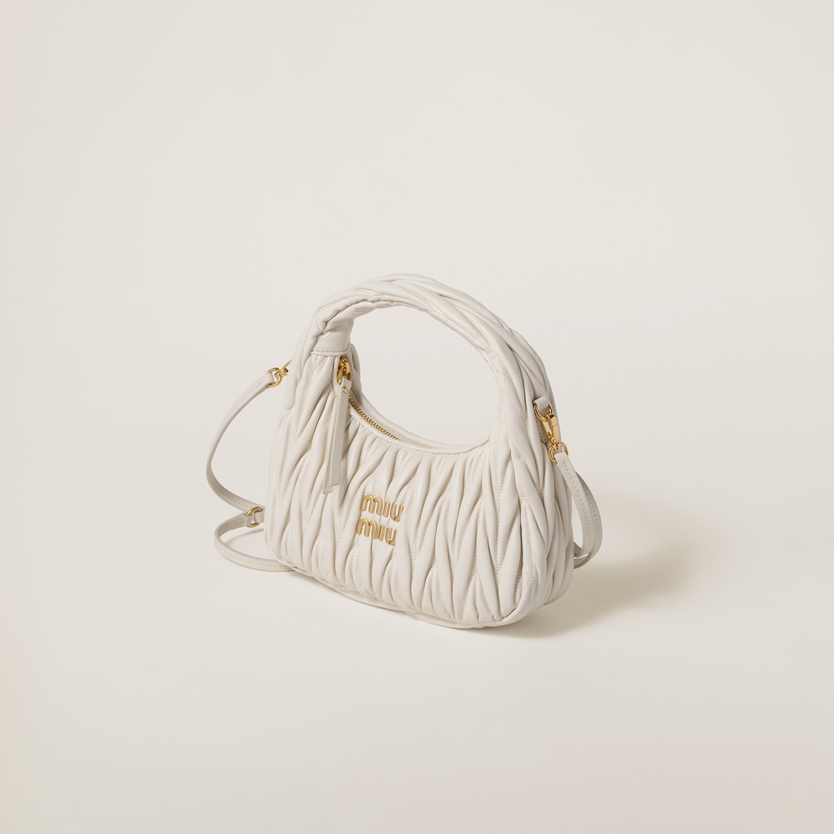 Hobo bag Wander small made of matelassed nappa leather in white