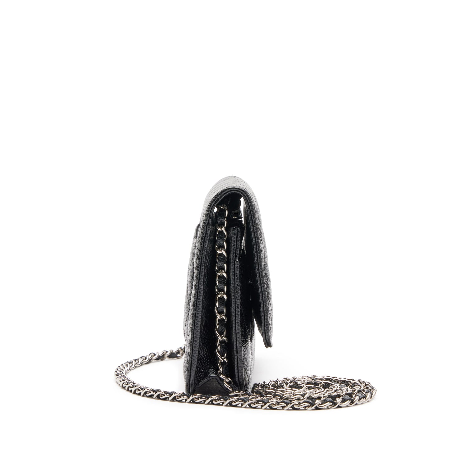 Schwarze Geldbörse mit Kette und silberfarbenem Logo