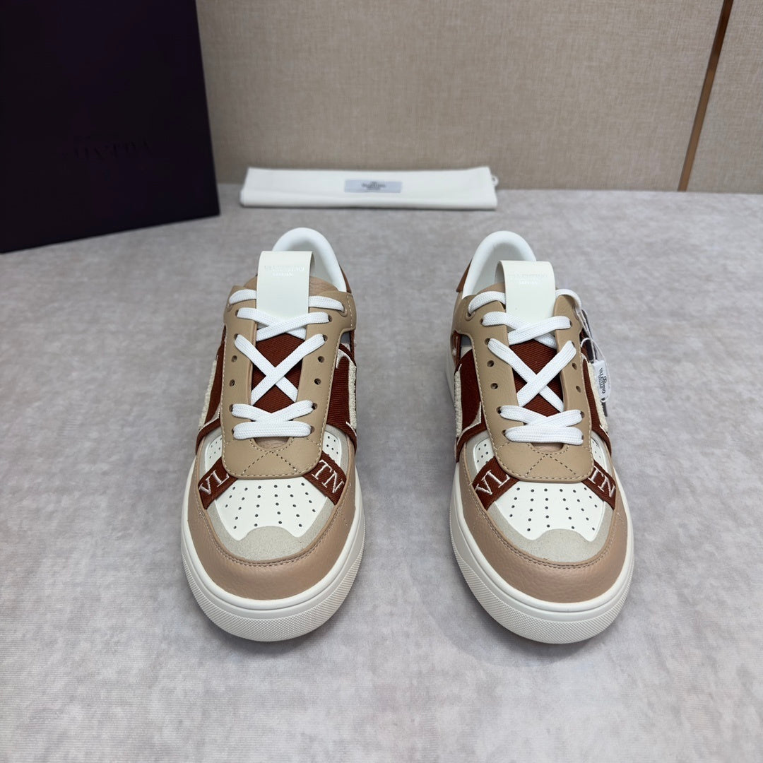 VL7N Leather Sneakers Brown