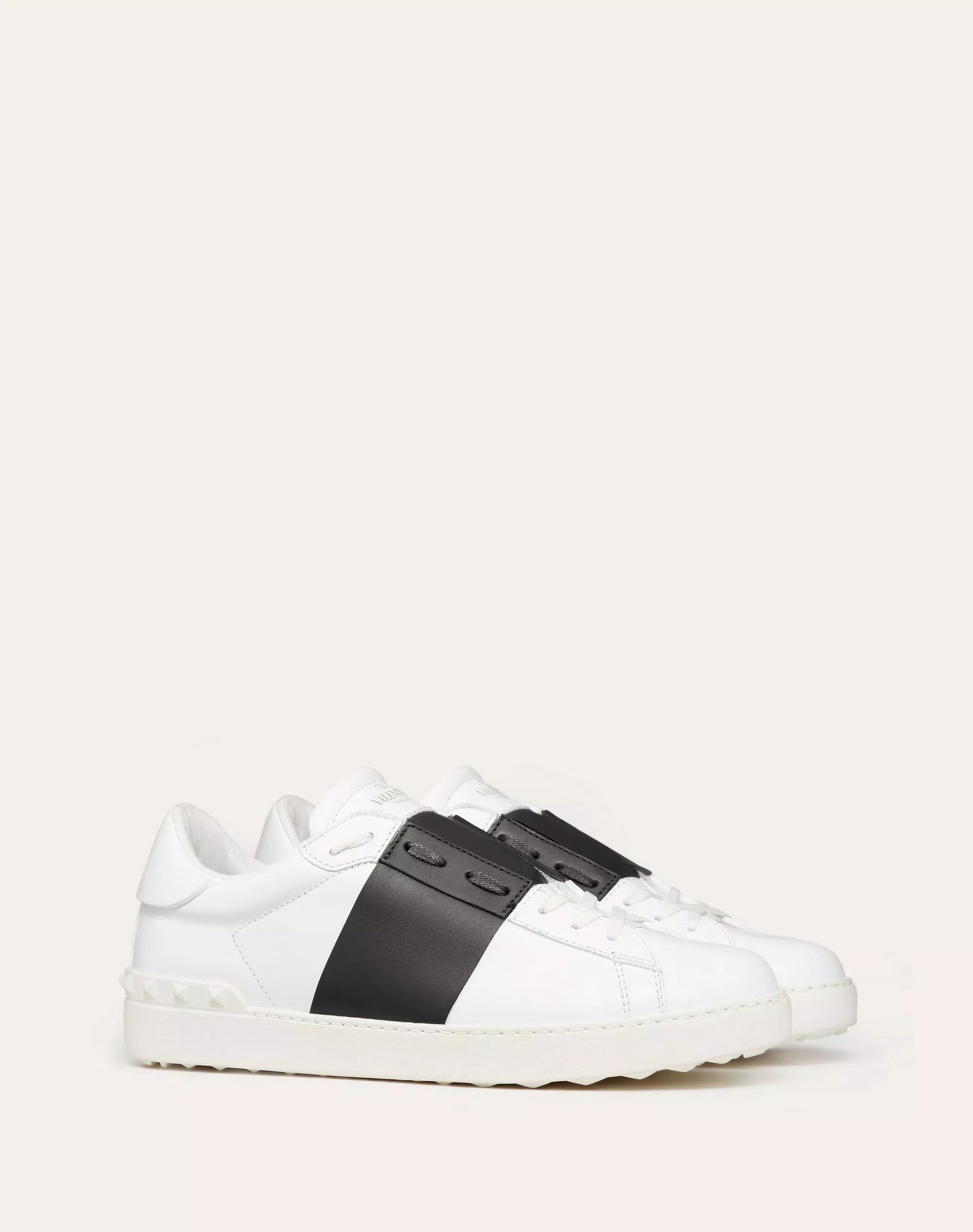 Low-Top Sneaker Open