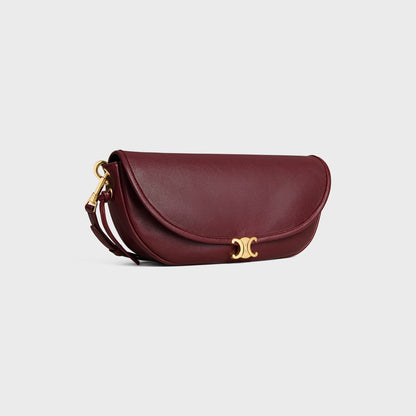 Kleine Halfmoon Soft Triomphe Tasche aus weichem glänzendem Lammleder in Syrah