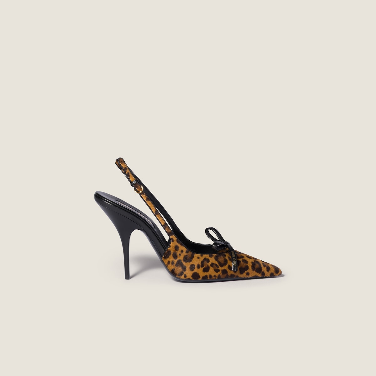 Slingback-Pumps aus geprägtem Leder mit Schleife in Honig