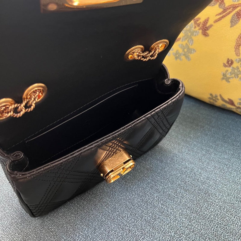 Small Quiltie 67 Schultertasche Schwarz