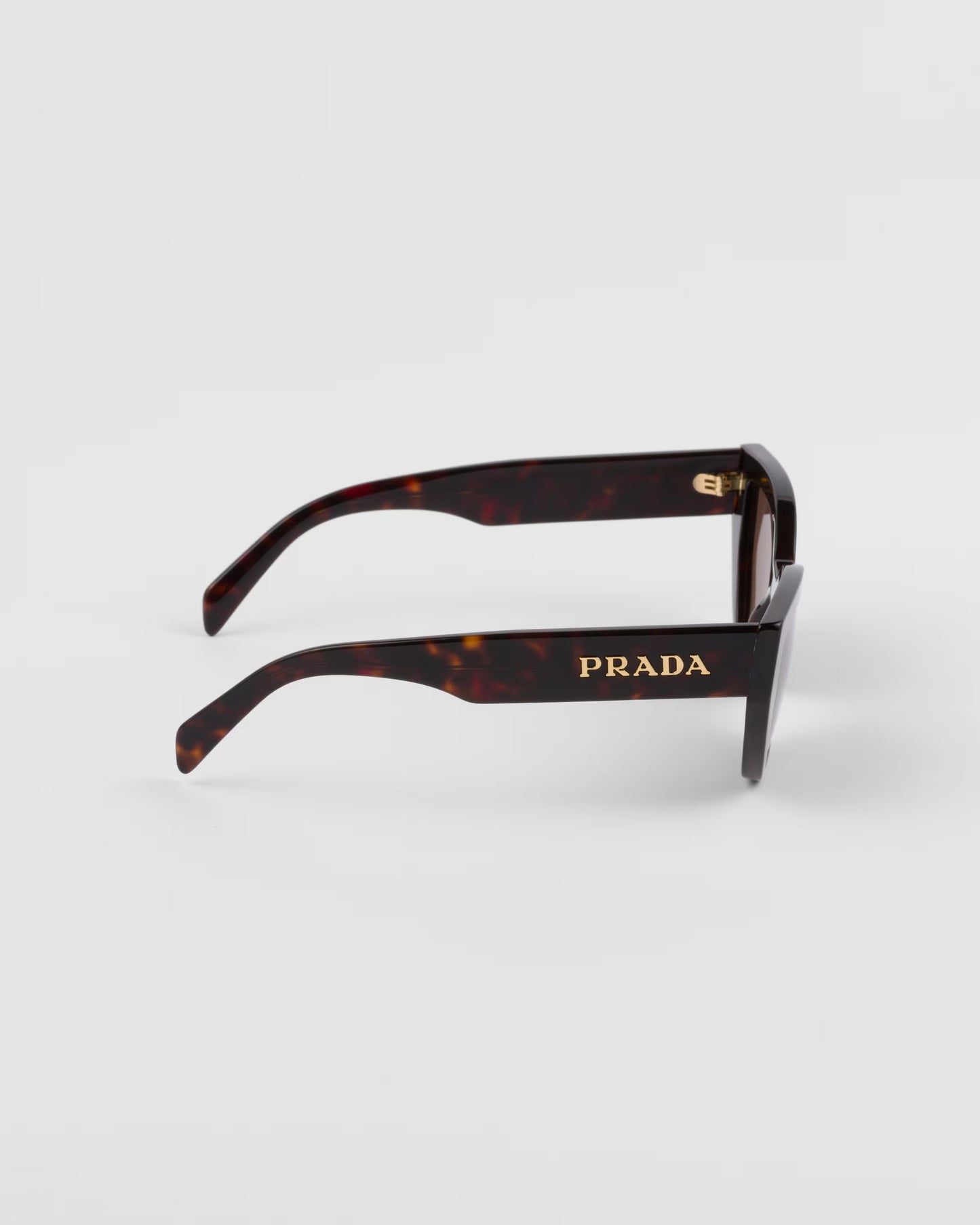 Sonnenbrille cat-eye mit Logo in Kaffeebraun