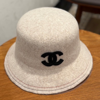 Bucket hat made from a cashmere/wool blend