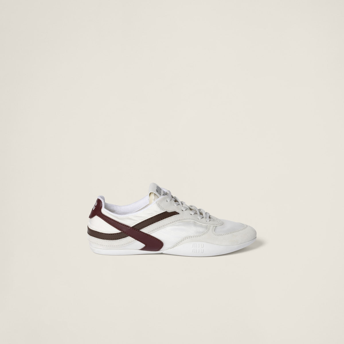 Sneakers Gymnasium aus technischem Stoff und Wildleder in Weiß/Amaranth