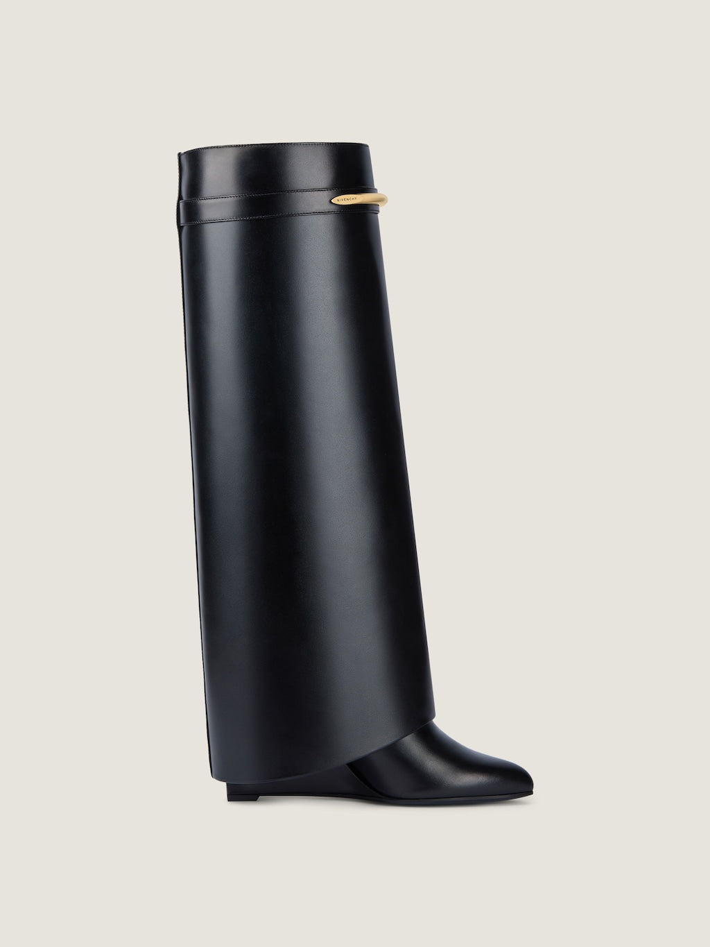 Shark boots in black leather