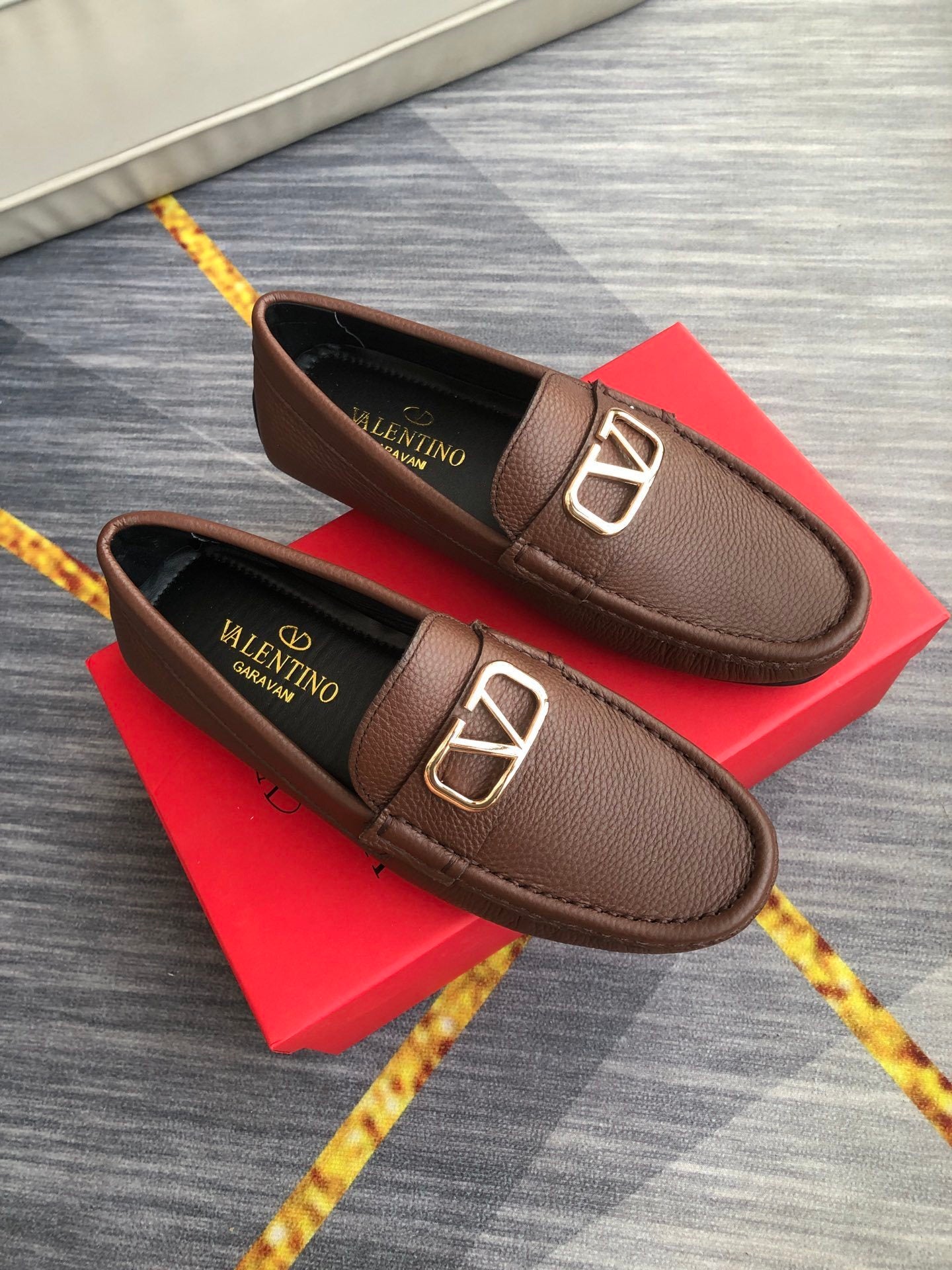 VLogo Signature Driving Shoes in brown leather