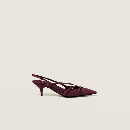 Slingback-Pumps aus Lackleder mit Schnallen in Bordeaux
