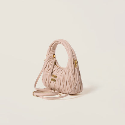Hobo bag Wander small made of matelassed nappa leather in powder pink
