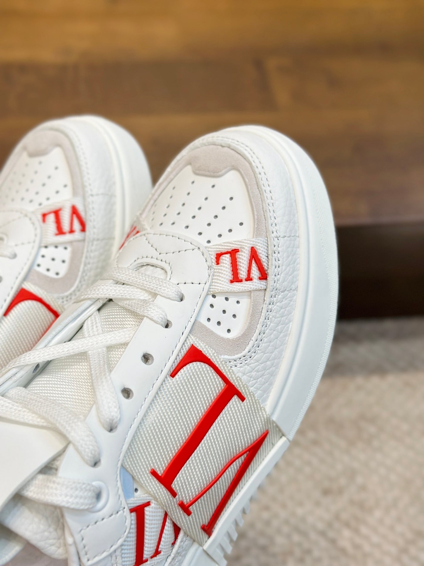 VL7N Sneakers aus Leder Weiß/Rot
