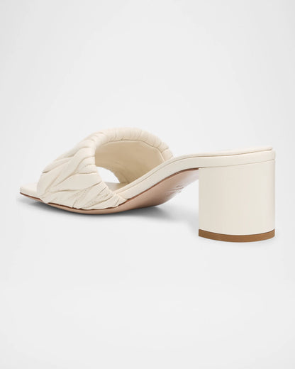 Sandalen mit Absatz aus weißem Steppleder